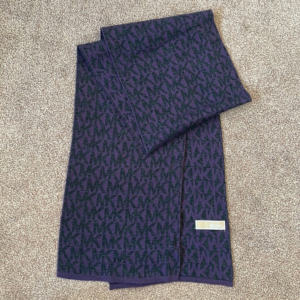 Michael Kors scarf